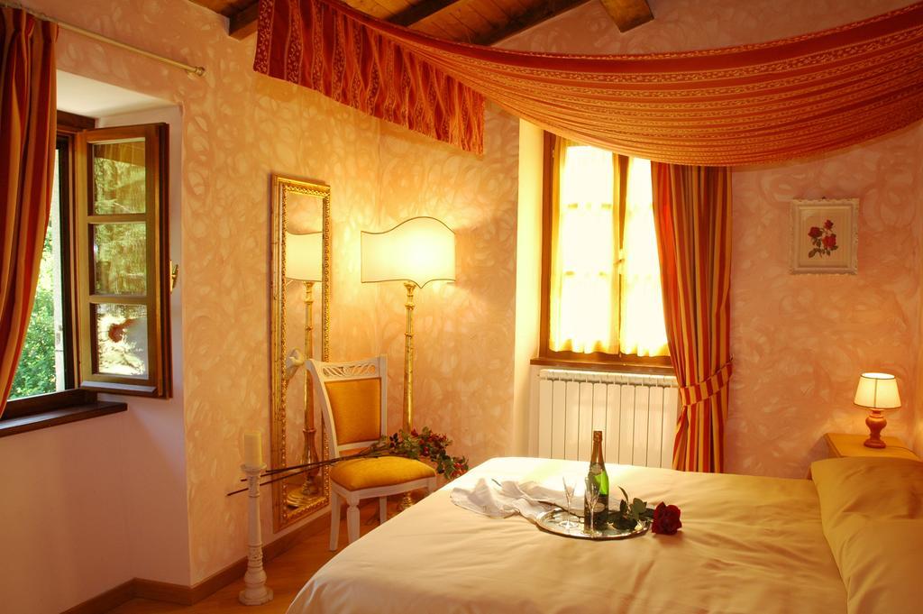 Ponte Del Vegnuti Guest House Fivizzano Rom bilde